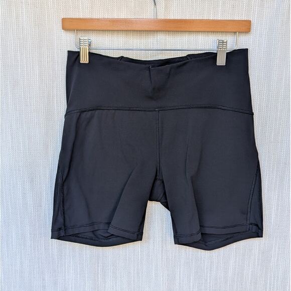 Lululemon W7ADPS Black High-rise Train Times Mini Short *6", size 10 - Picture 2 of 4